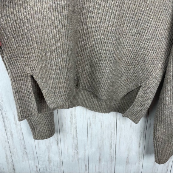 Abercrombie and Fitch taupe soft sweater XS - Picture 3 of 7